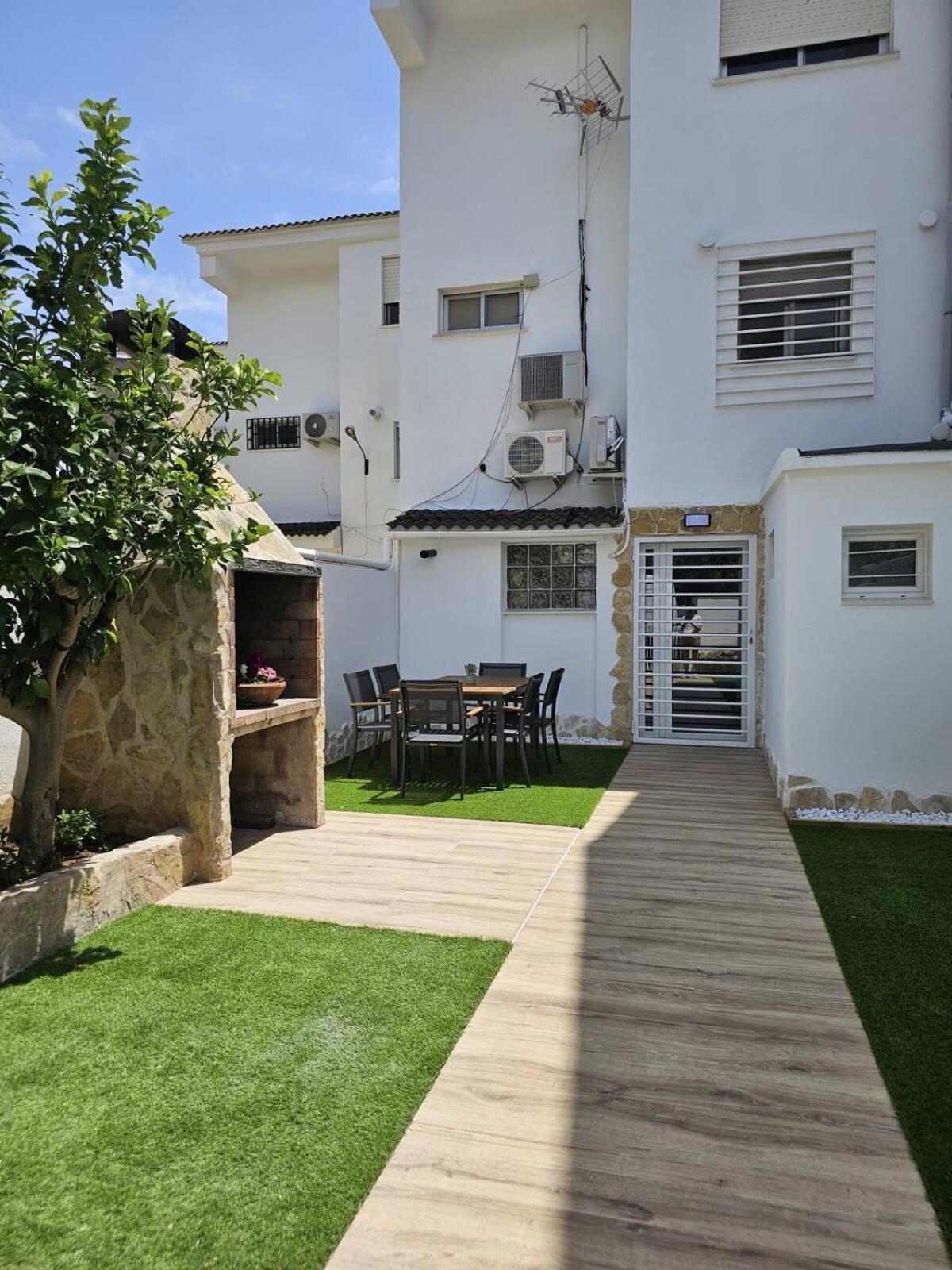Nuevo Moderno En Benicasim Con Terraza Y A Minutos De La Playa *